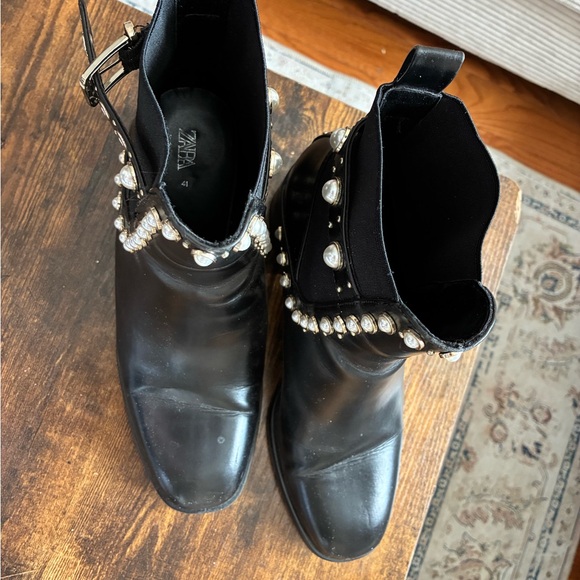 ZARA-Black Pearl-Studded Ankle Boots, size 41EU/10US - Picture 3 of 4